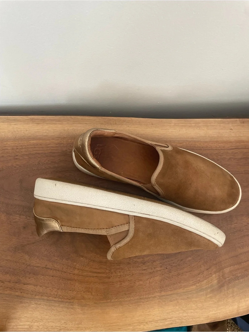 UGG Women’s Suede Slip-On Loafers in Brown Chestnut Size 9